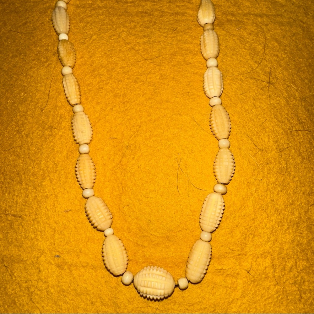 Vintage Alaskan Hand Carved Ivory/Bone Elegant Cream Beaded Necklace